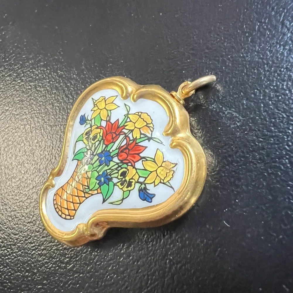 Vintage Franklin Mint Floral Pendant 24K Gold Accent Flower Basket Necklace